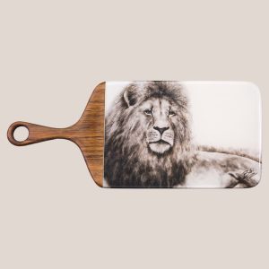 Majesty Serving Board with Handle
